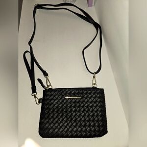 Una Talla Women's Black  Faux Leather Crossbody Purse